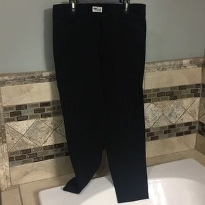 Cropped black pants